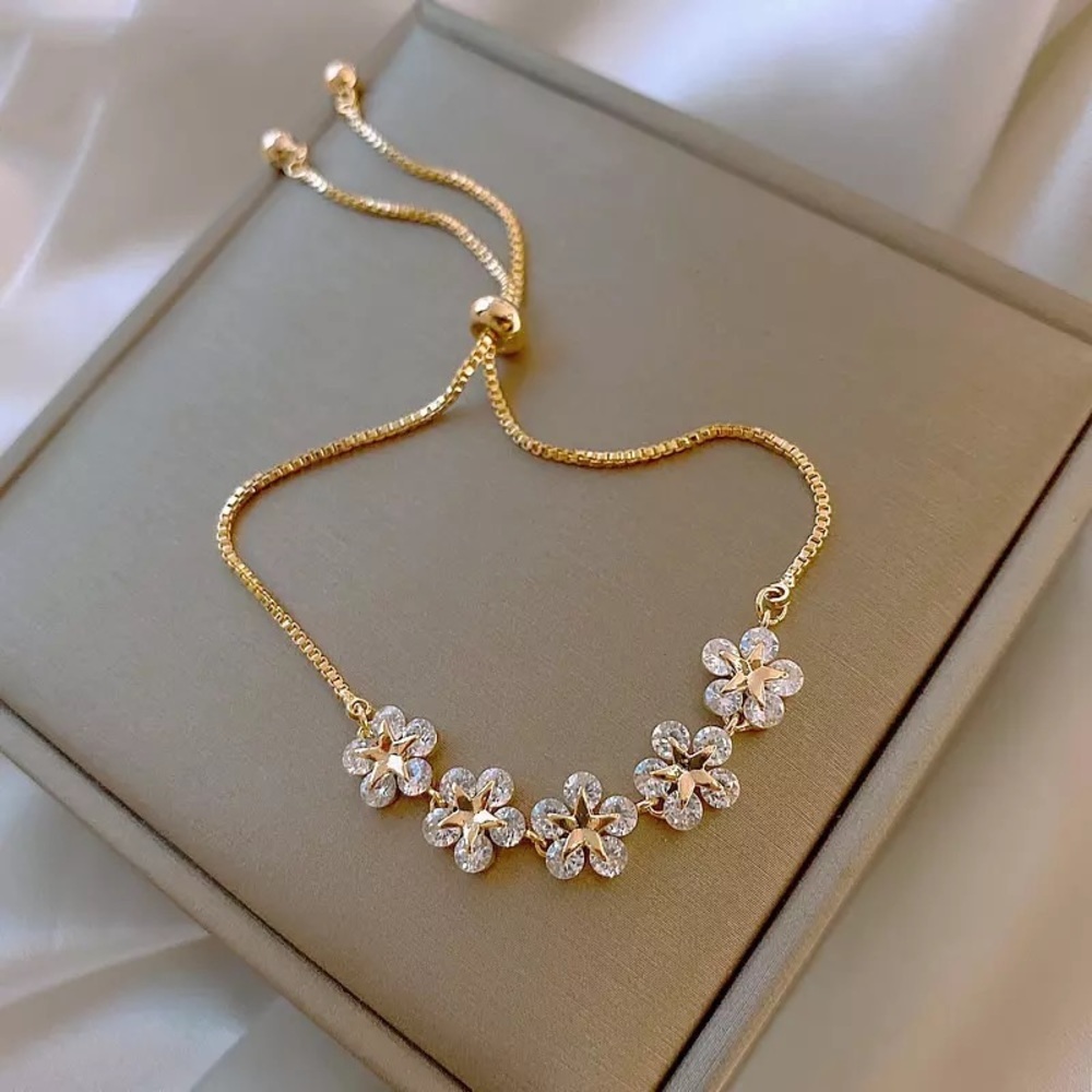 Gold Dimond Adjustable Adjustable Bracelet - Picture 2 of 3